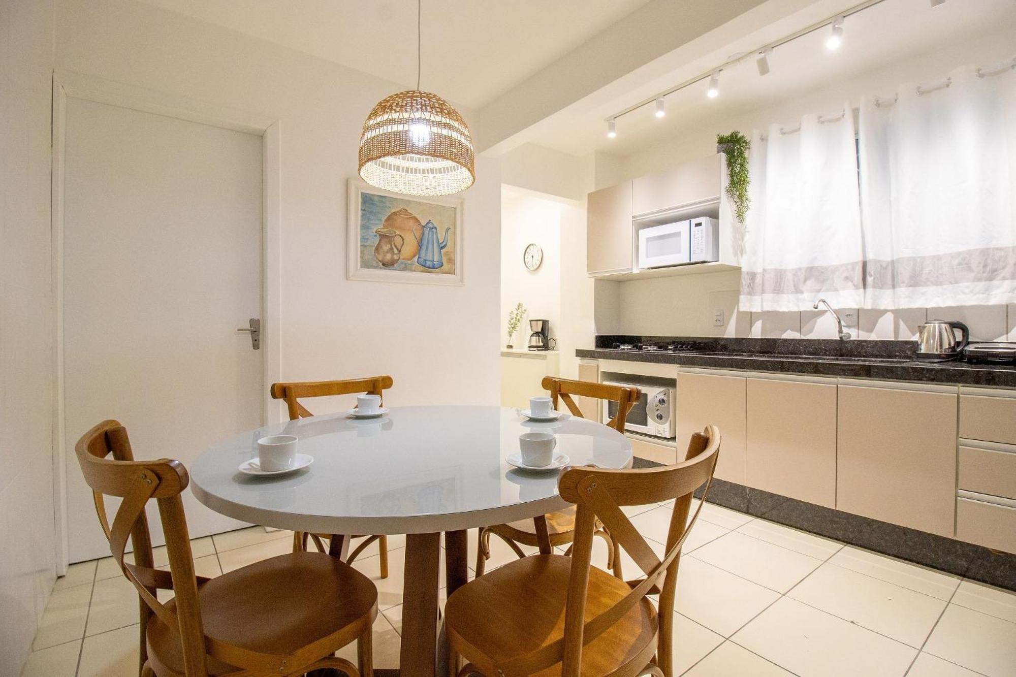 Joa24 - 2 Dorm, Totalmente Climatizado, Garagem Apartamento *