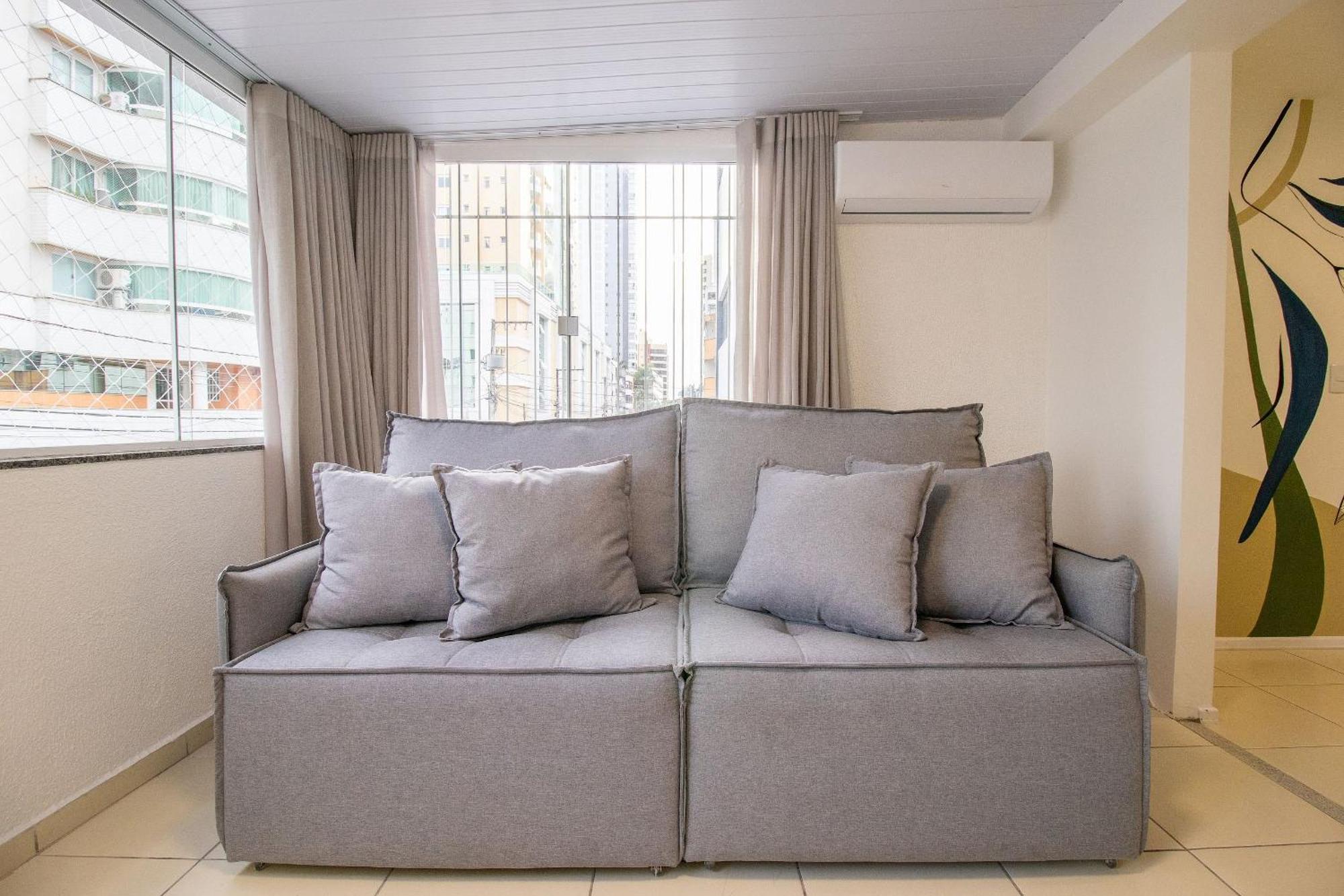 Joa24 - 2 Dorm, Totalmente Climatizado, Garagem Apartamento