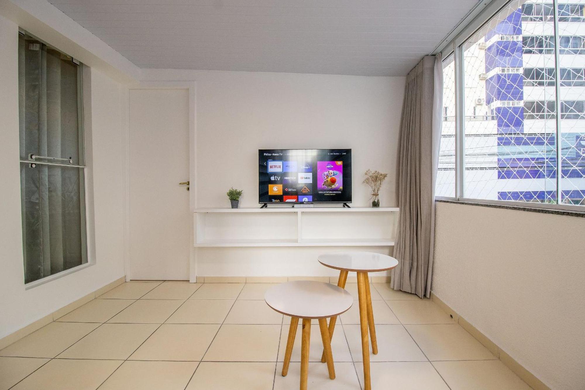 Joa24 - 2 Dorm, Totalmente Climatizado, Garagem Apartamento *